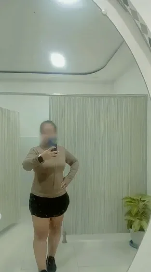 Anne, 40