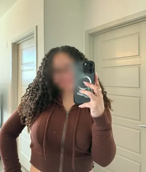 Ella, 31