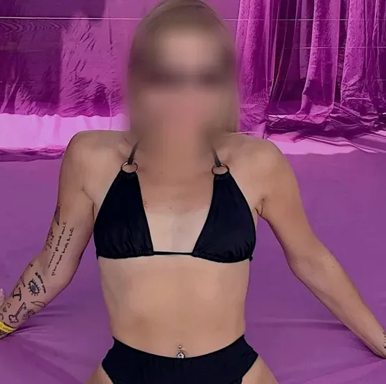Ella, 31