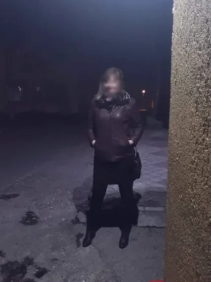 Ellie, 40