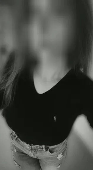 Emilie, 26