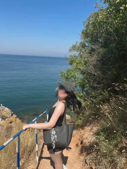 Helena, 22
