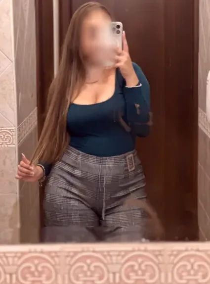 Katja, 24