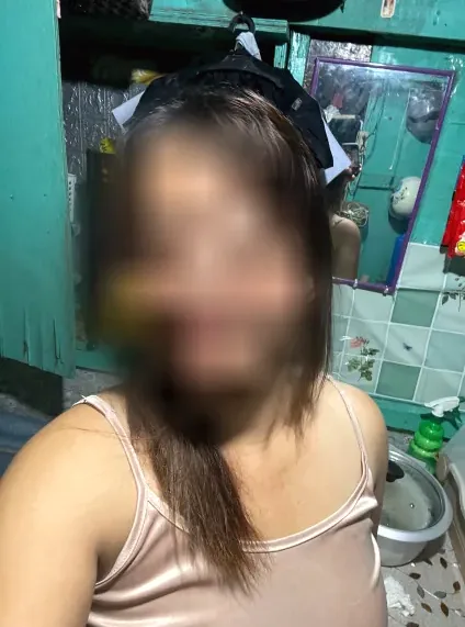 Nadia, 32