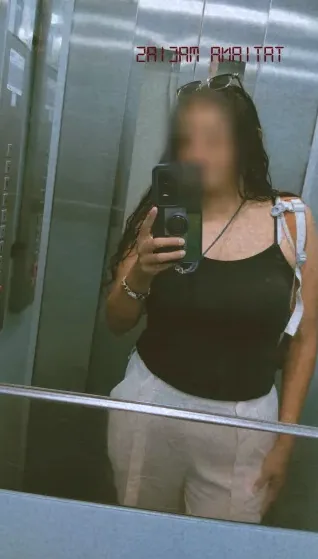 Nadia, 30