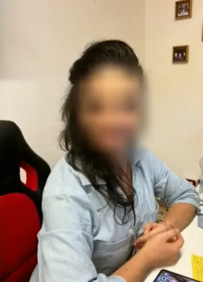 Tilde, 33