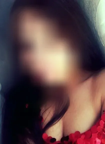 Yasmin, 30